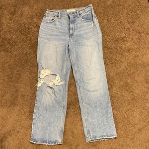 Abercrombie Curve Love Ultra High Rise 90s Straight Jean Size 6 XS